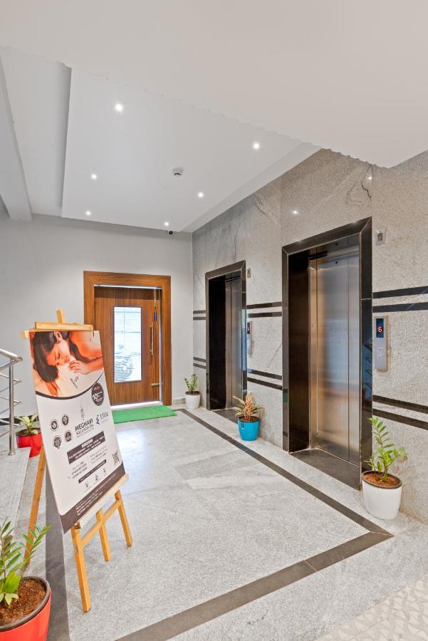 The Elite Hotel Haiderabad Buitenkant foto